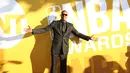 Pebasket Boston Celtics, Paul Pierce, berpose saat melintasi karpet merah NBA Awards 2017 di Basketball City, New York, Senin, (26/6/2017). (NBAE via Getty Images/Nathaniel S Butler)