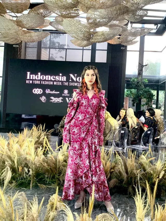 6 Desainer Indonesia Bakal Unjuk Gigi di New York Fashion Week, Bawakan Kekayaan Kriya Nusantara