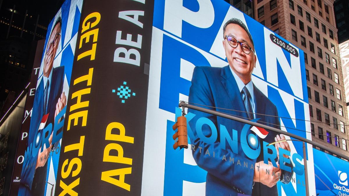 Foto Ketum PAN Zulkifli Hasan Mejeng di Times Square New York, Ini Respons Netizen Berita Viral Hari Ini Jumat 13 September 2024