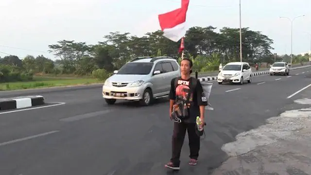 Seorang sopir truk bernama Agus Yudha berjalan kaki dari Mojokerto menuju Jakarta, tujuannya menemui presiden Jokowi. Agus memprotes banyaknya pungli yang dilakukan oknum petugas dan preman terhadaop sopir truk di jalan