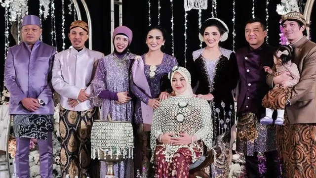 Ashanty dan Krisdayanti berkebaya (Instagram/krisdayantilemos)