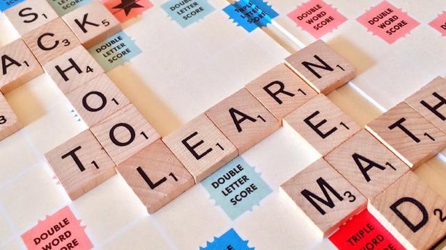 Ilustrasi bermain puzzle, senam otak