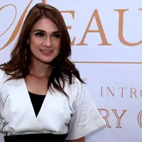 Membantah terlibat prostitusi online, Luna Maya menyebut angka bayaran yang diterima terduga artis PSK bisa ia dapat dalam hitungan hari.