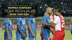 Berita video bek PSM Makassar, Hamka Hamzah, yang selalu dekat dengan striker Persib Bandung, Sergio van Dijk.