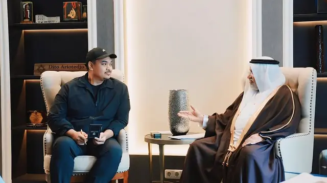 Duta Besar Bahrain untuk Indonesia, Ahmed Abdulla Alharmasi Alhajeri mengunjungi Menpora RI, Dito Ariotedjo jelang laga Timnas Indonesia vs Bahrain. (Instagram @erickthohir)