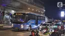 Diharapkan dengan peningkatan layanan transportasi pubik tersebut membuat pengguna kendaraan pribadi berpindah ke angkutan umum. (Liputan6.com/Angga Yuniar)