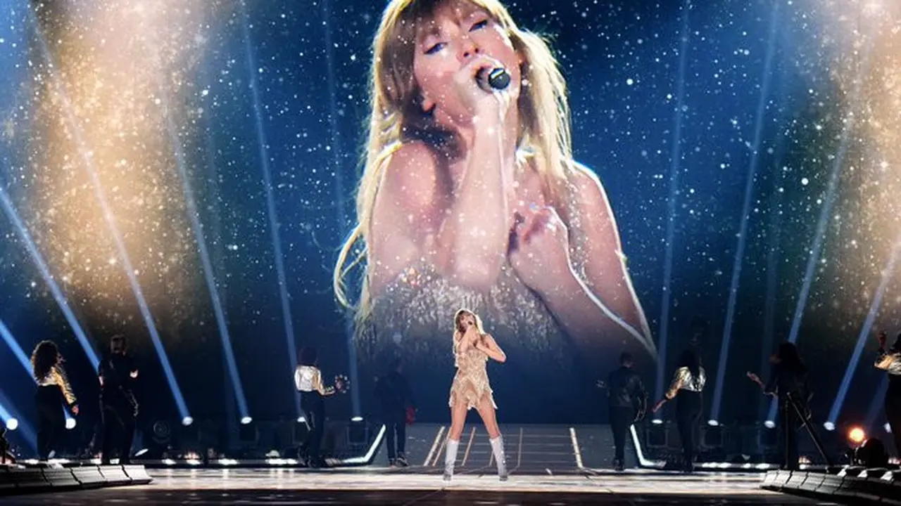 Taylor tampilkan pertunjukkan epik lewat opening night The Eras Tour di Glendale.