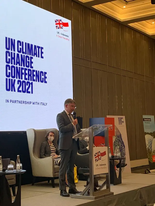 Dubes Inggris untuk Indonesia dan Timor Leste, Owen Jenkins dalam briefing terkait KTT COP26, Kamis (28/10/2021).