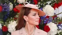 Pesan Tersirat Kate Middleton Saat Sambut Presiden Prancis dengan Busana Dior