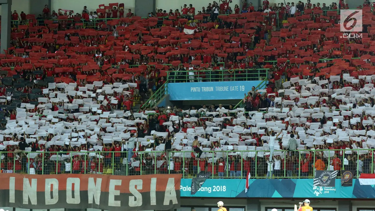 Suporter Indonesia Merah-Putihkan Stadion Patriot Candrabhaga