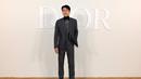 Sang global ambassador, Sehun EXO mengenakan koleksi terbaru Fall 2023 Menswear Collection.
