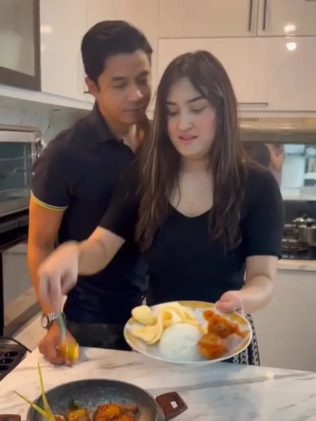 Adly Fairuz dan Angbeen Rishi (Instagram/adlyrayruz)