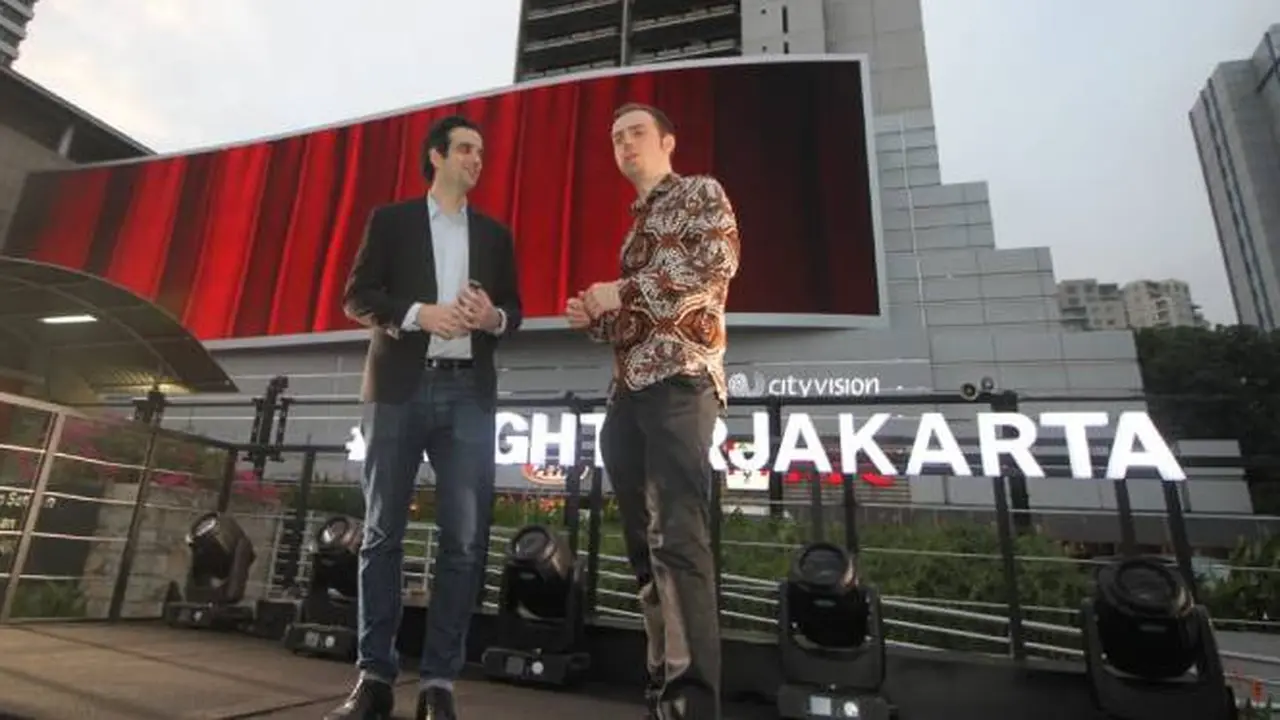 Billboard digital eye-level raksasa