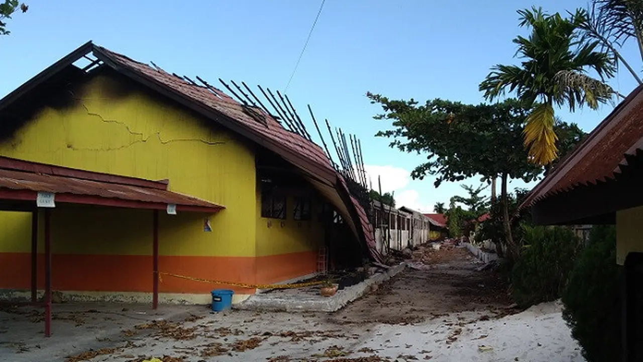 Pembangunan Sekolah yang Dibakar Ditargetkan Tuntas Akhir Tahun
