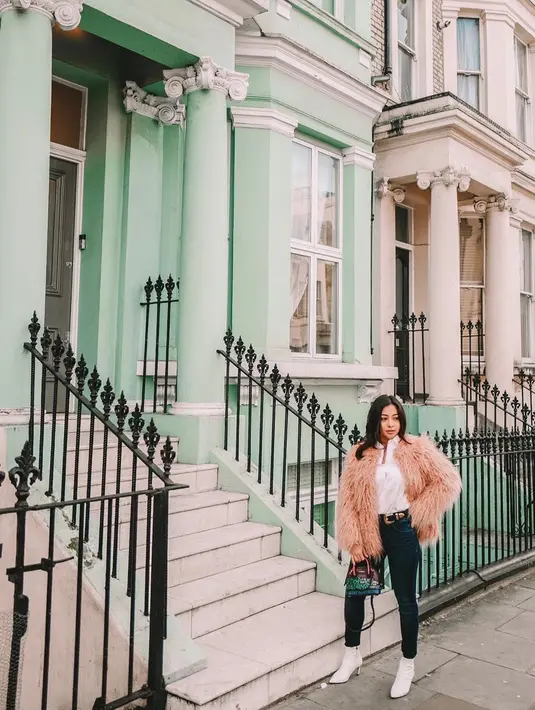 Meski tampil dengan kasual, penampilan Nikita Willy tetap terlihat stylish dan modis. Ia juga kerap mengunggah gaya busananya di akun Instagram pribadinya. (Liputan6.com/IG/@nikitawillyofficial94)