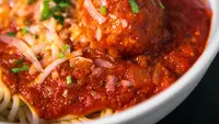 Resep Bakso Nasi BBQ, Pilihan Praktis untuk Makan Malam Keluarga