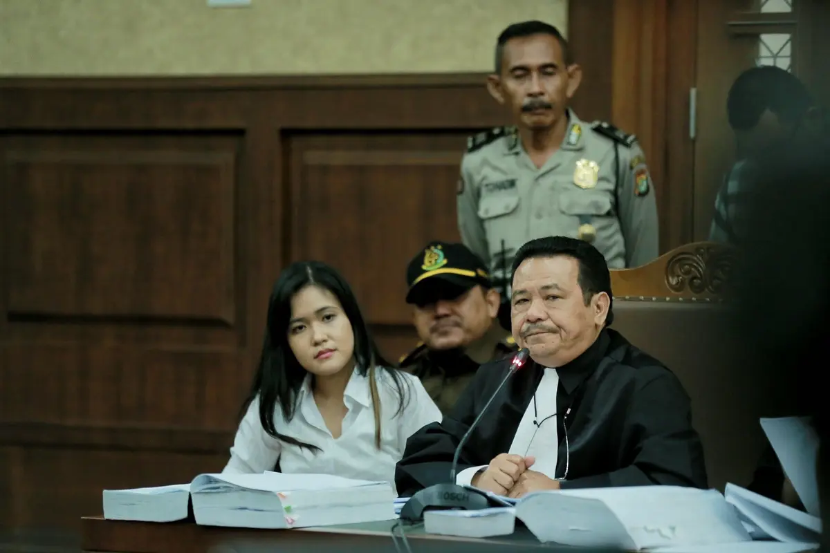 [Bintang] Alasan Kubu JPU Yakin Mirna Meninggal karena Sianida