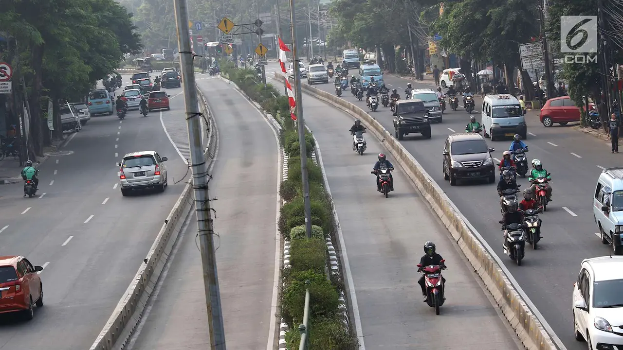 Bermental Buruk, Banyak Pengendara Terobos Jalur Transjakarta Meski Jalanan Lengang