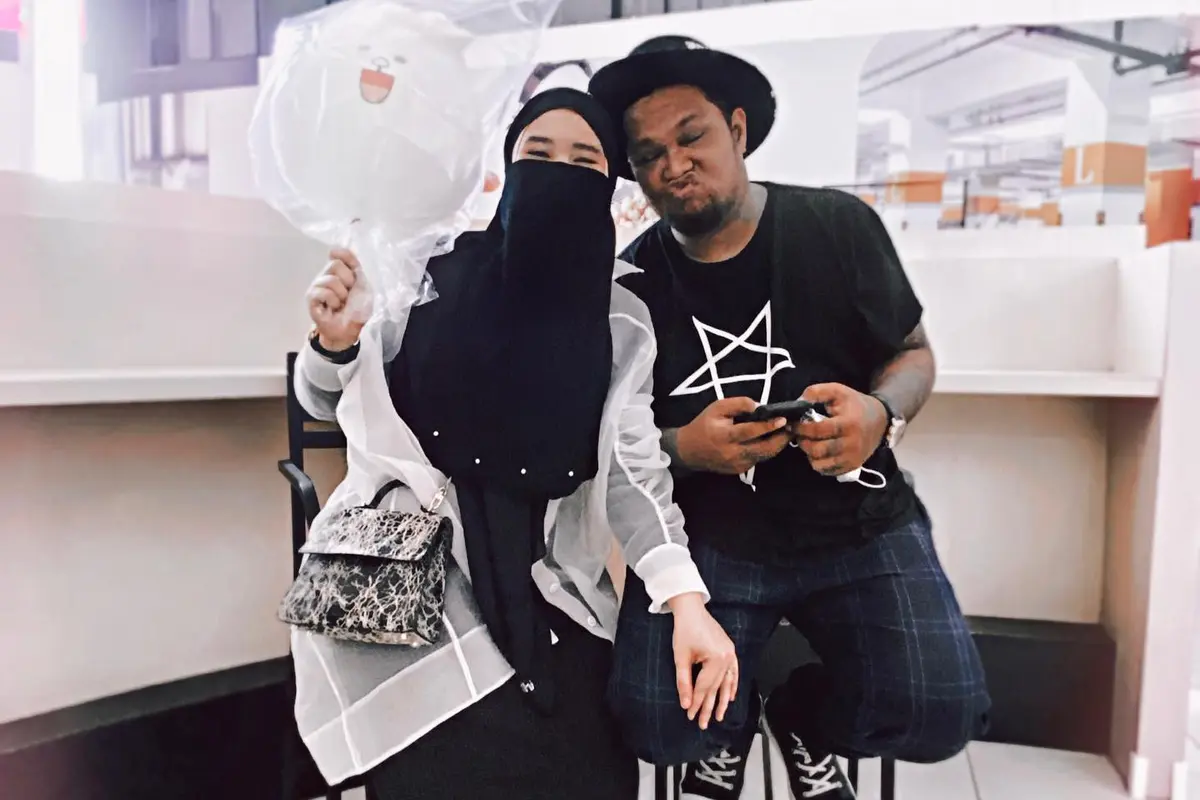 7 Potret Mesra Virgoun dan Inara Rusli Istrinya, Harmonis