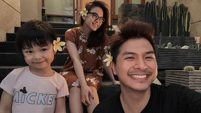 Siap Sambut Anak Laki-Laki, Ini 6 Potret Keluarga Kecil Glenn Alinskie dan Chelsea Olivia