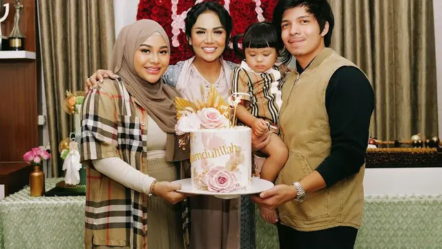 Rayakan Ulang Tahun di Bulan Ramadan, Krisdayanti Tampil Santun dengan Kaftan