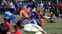 Keseruan Murid SD Mengikuti Beragam Permainan Tradisional