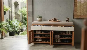 10 Cara Menyimpan Sepatu di Teras agar Baunya Tidak Masuk Rumah dan Cegah Jamur