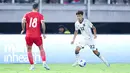 Bermain di sektor sayap kiri, pemain berusia 19 tahun itu menunjukkan kecepatan dan kreativitasnya dengan beberapa kali membahayakan lini pertahanan Lebanon. (Bola.com/Abdul Aziz)