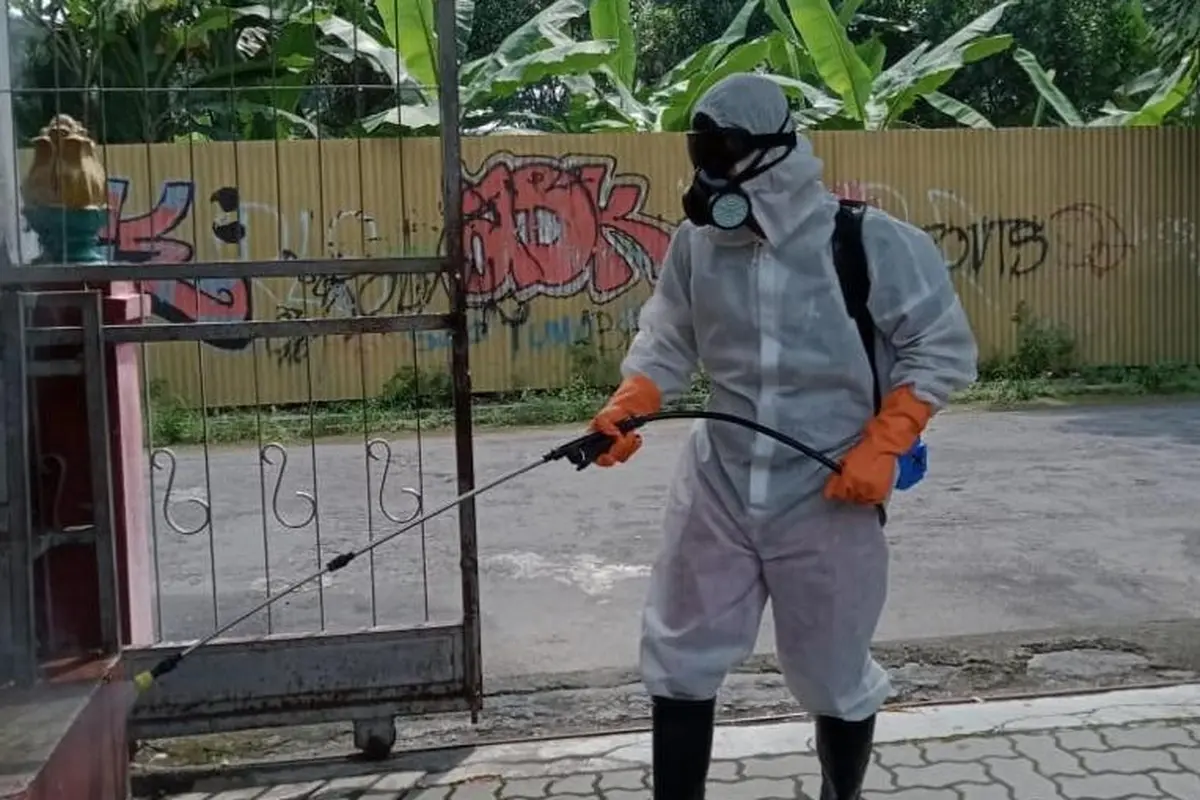 Penyemprotan disinfektan