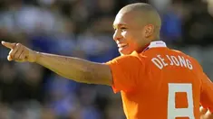Nigel de Jong of The Netherlands celebrates his 1-0 against Iceland, during their World Cup 2010 qualification match from Group 9 at Laugardalsvollur Stadium in Reykjavik, Iceland, on June 6, 2009. AFP PHOTO/KOEN VAN WEEL