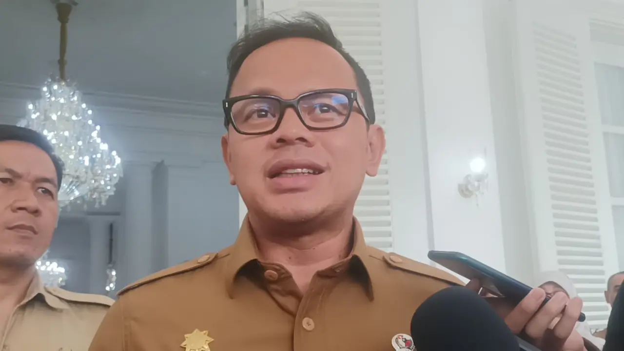 Wakil Menteri Dalam Negeri RI Bima Arya menyambangi Balai Kota Jakarta.