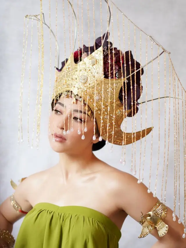 7 Potret Prewedding Nikita Willy dan Indra Priawan, Serasi Pakai Busana Adat