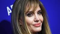 Angelina Jolie menghadiri Penghargaan Film Festival Film Internasional Palm Springs Tahunan ke-36 di Palm Springs Convention Center pada 03 Januari 2025 di Palm Springs, California. (Dok: Kevin Winter/AFP)