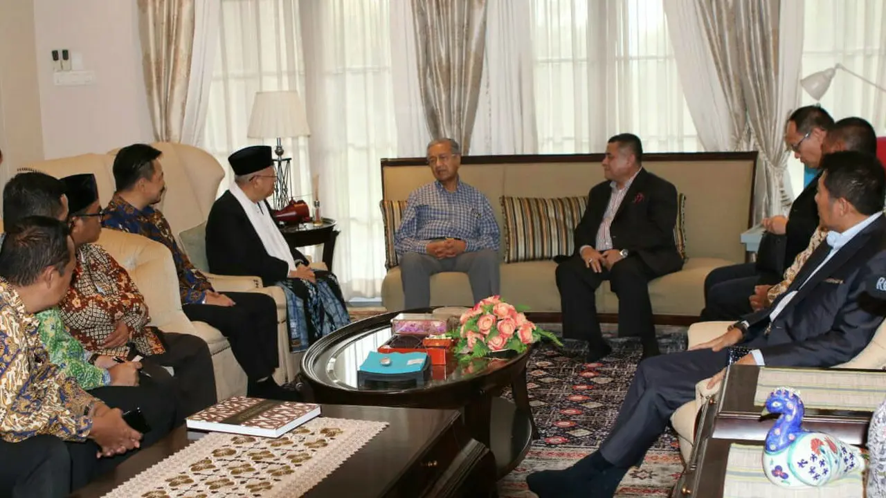 Calon Wakil Presiden Ma'ruf Amin bertemu dengan PM Malaysia Mahathir Mohamad