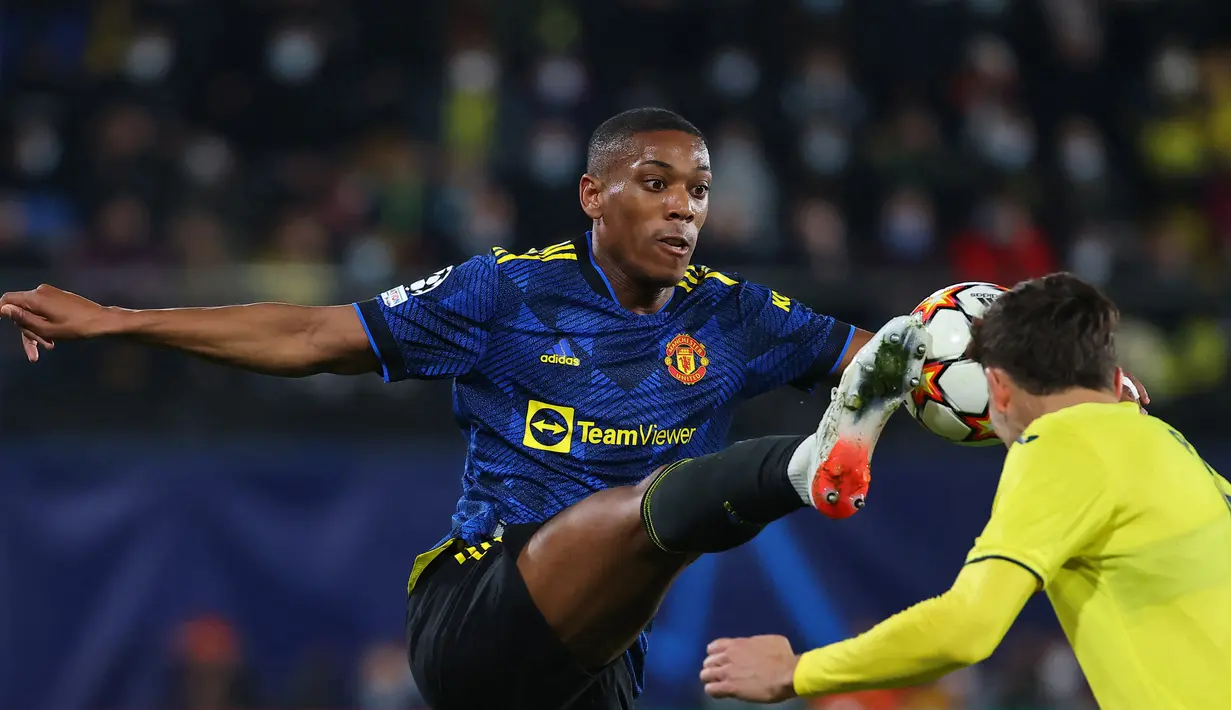Pada 2015/2016 ia hijrah ke Premier League Liga Inggris memperkuat Manchester United hingga pertengahan musim 2021/2022. Ia total tampil dalam 175 laga dengan torehan 56 gol dan 31 assist. (AFP/Jose Jordan)
