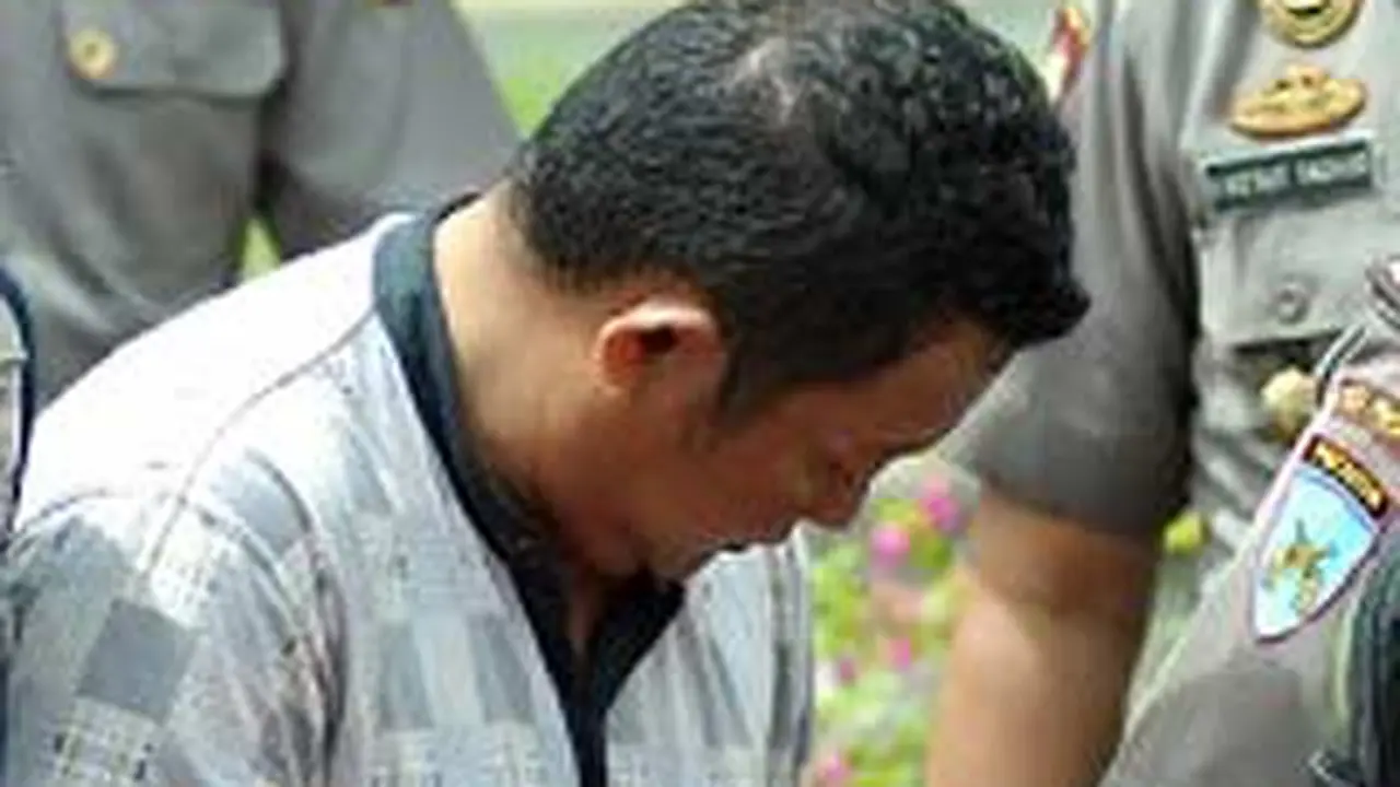 120706bfoto_bupati-buol.jpg