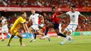 Meski begitu Siprus masih mampu meladeni permainan tuan rumah. Beberapa kali serangan balik mereka menciptakan peluang berbahaya di depan gawang Spanyol. (AP Photo/Fermin Rodriguez)