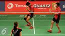 Ganda campuran Indonesia, Tontowi/Liliyana bersorak usai menumbangkan Ko Sung Hyun/Kim Ha Na di Total BWF World Championships 2015 di Istora Senayan, Jakarta, Jumat (14/8/2015). Tontowi/Liliyana unggul 21-8. 21-15. (Liputan6.com/Helmi Fithriansyah)
