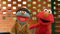 Elmo dari Sesame Street mengajarkan anak-anak cara menghindari gigitan nyamuk dengan virus Zika lewat video. 