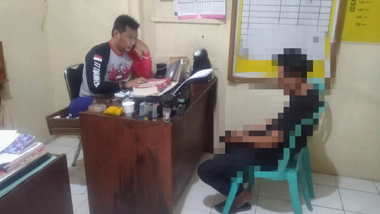 Pelaku penganiayaan anak tiri di Banyuwangi diamankan polisi (Istimewa)