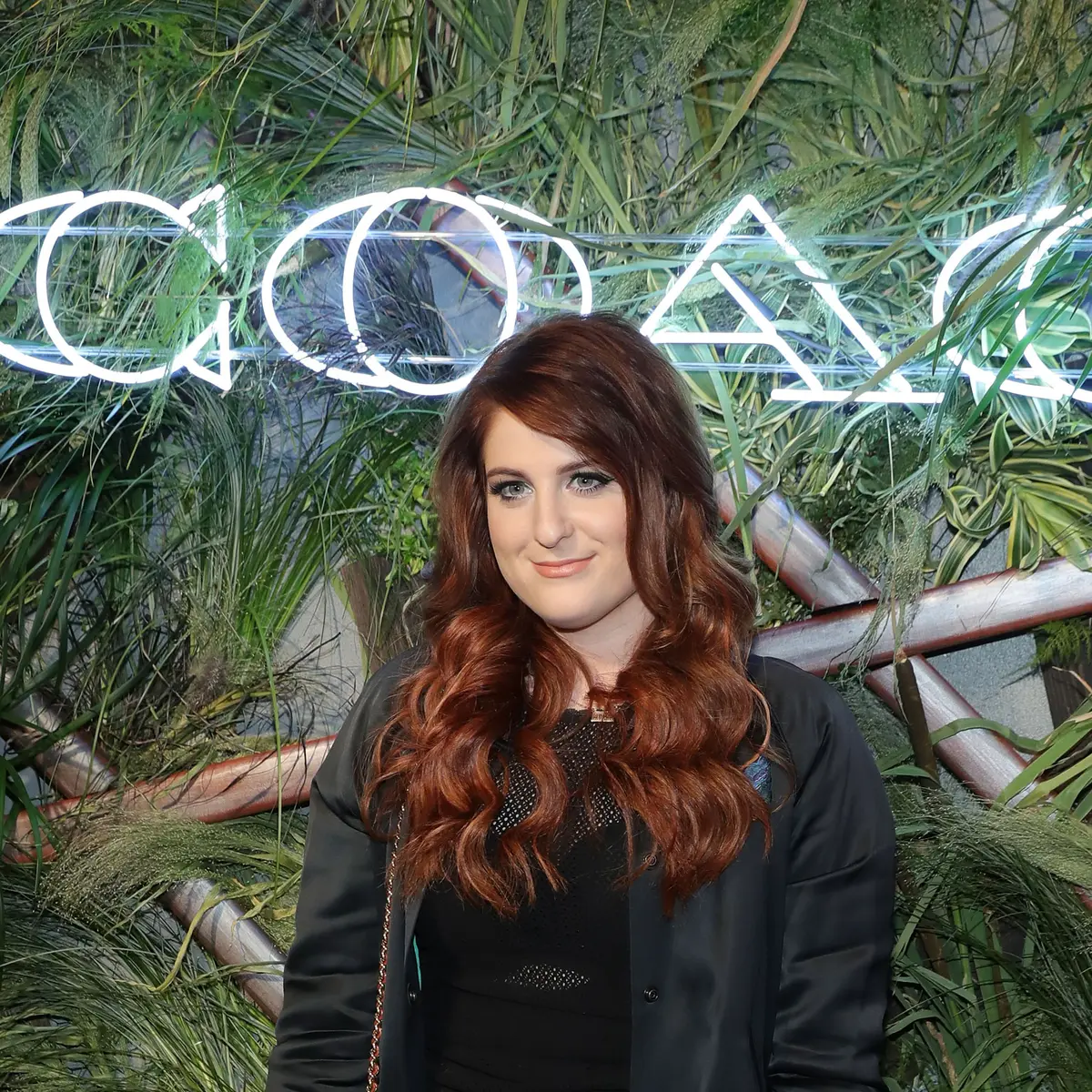 Lirik Lagu Made You Look - Meghan Trainor: I Could Have My Gucci On, I  Could Wear My Louis Vuitton 