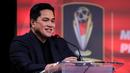 Ketua Umum PSSI, Erick Thohir memberikan sambutan dalam acara Malam Penutupan Piala Presiden 2025 di Studio 8 SCTV Tower, Senayan City, Minggu (12/04/2026) malam WIB. (Bola.com/Bagaskara Lazuardi)