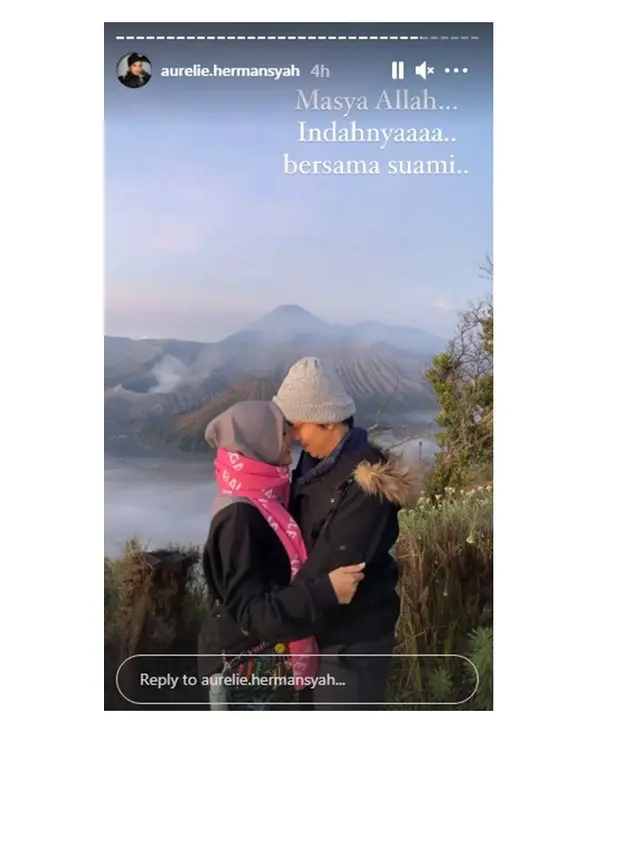 7 Potret Aurel Hermansyah dan Atta Halilintar Berlibur ke Gunung Bromo, Mesra Banget