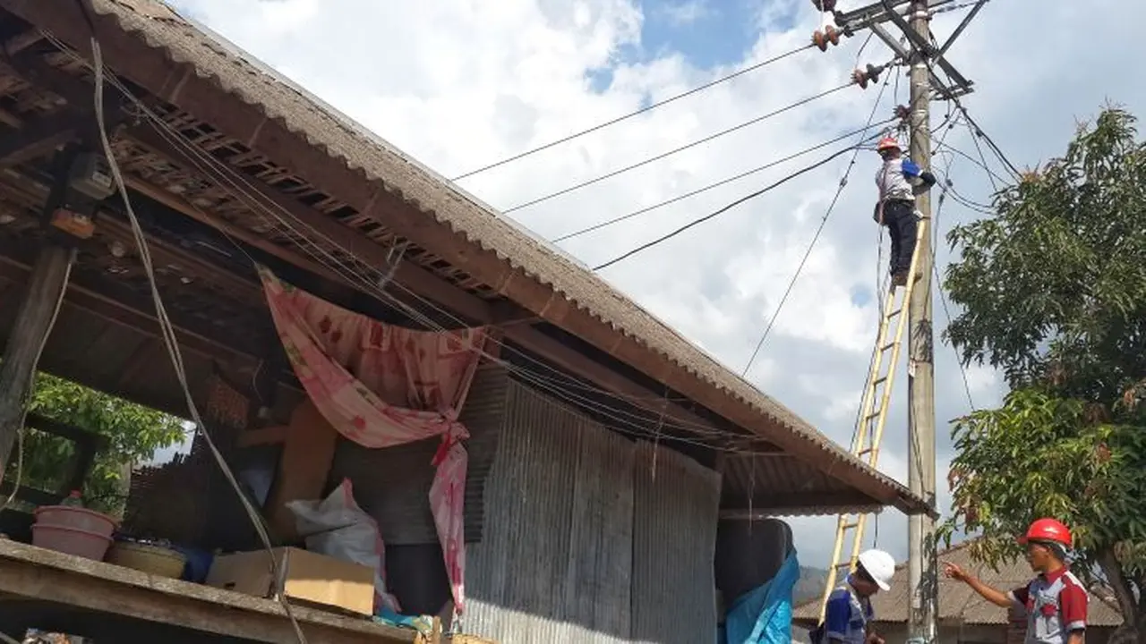 PT PLN (persero) memastikan pasokan listrik di Nusa Tenggara Barat (NTB), khususnya Lombok sudah normal. (Wicak/Liputan6.com)