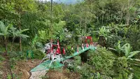 Jembatan Gantung Cisurupan Garut Hadir, Pelajar Tak Lagi Bolos Sekolah karena Terhadang Banjir