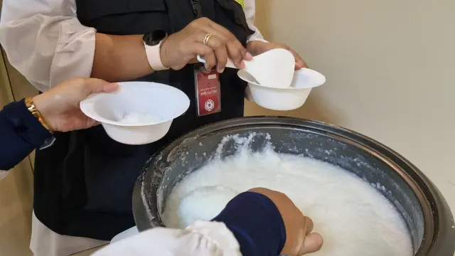 Bubur Cinta untuk Jemaah Haji Lansia
