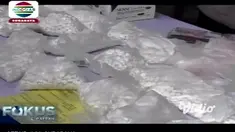Polda Jatim menangkap dua warga Jember pada (5/1/2020). Dua warga masing-masing berinisial SA (34) dan DE (30) tersebut ditangkap karena menjual pil dobel L dan membawa senjata api (senpi) rakitan ilegal.