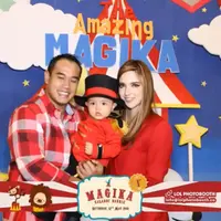 Nia Ramadhani, Ardie Bakrie, dan anak bungsu mereka, Magika Zaladrie Bakrie. (Instagram/ramadhaniabakrie)