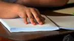  Siswa berkebutuhan khusus dari Sekolah Luar Biasa (SLB) A mengikuti Ujian Nasional hari pertama, Jakarta, Senin (5/5/2014) (Liputan6.com/Miftahul Hayat).