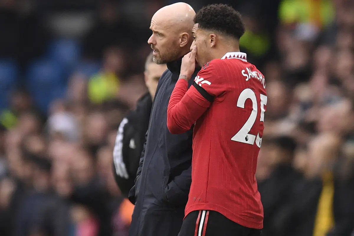 Manajer Manchester United, Erik ten Hag dengan Jadon Sancho.